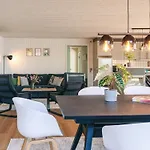 6 Person In Bjert-by Traum * Bjert Strand